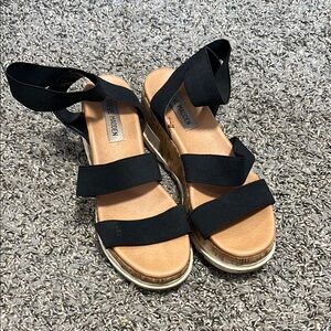 Steve Madden Black Casual Sandals with Adjustable Straps
